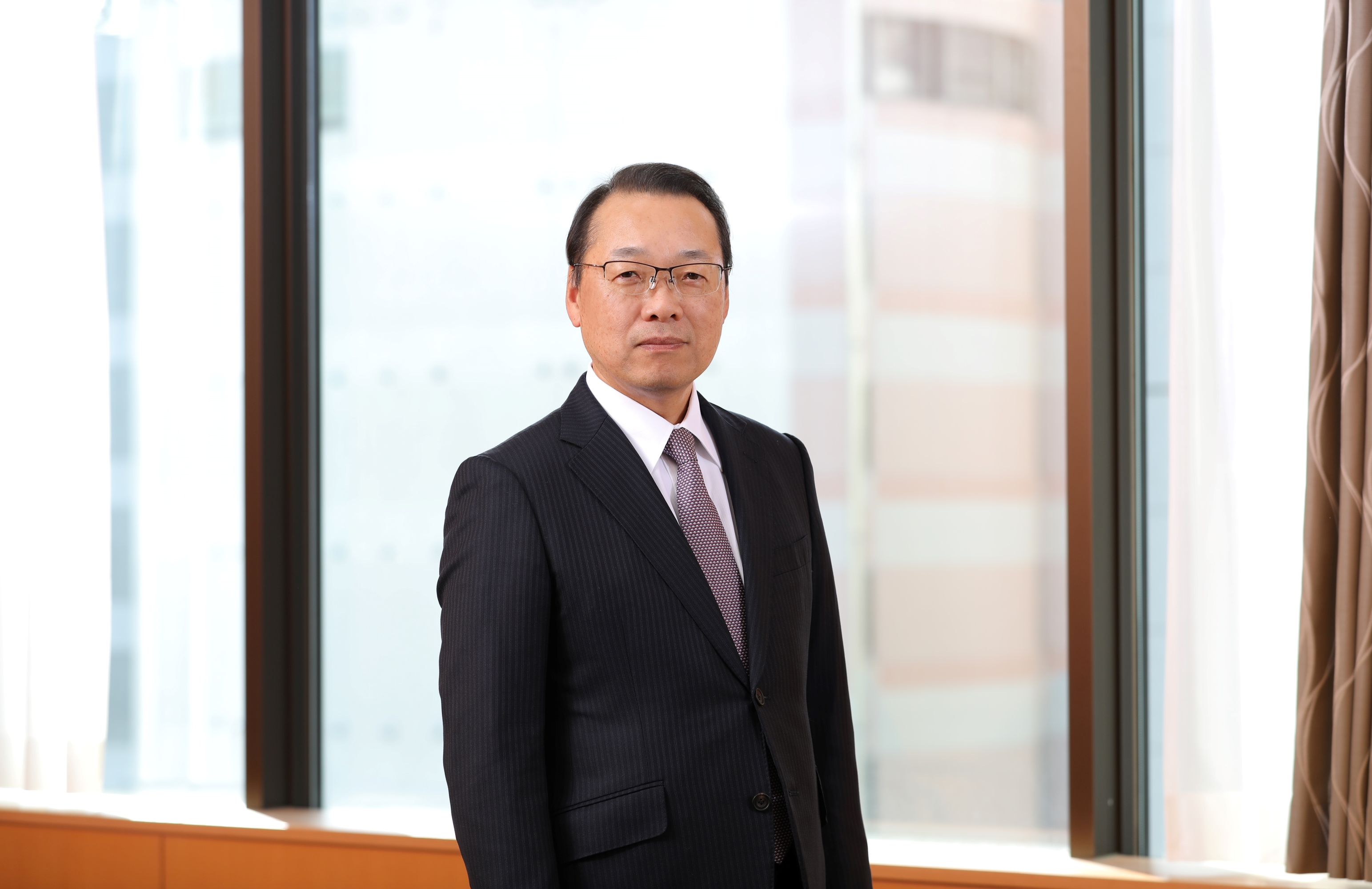 取締役会長（代表取締役）：岡地　敏則